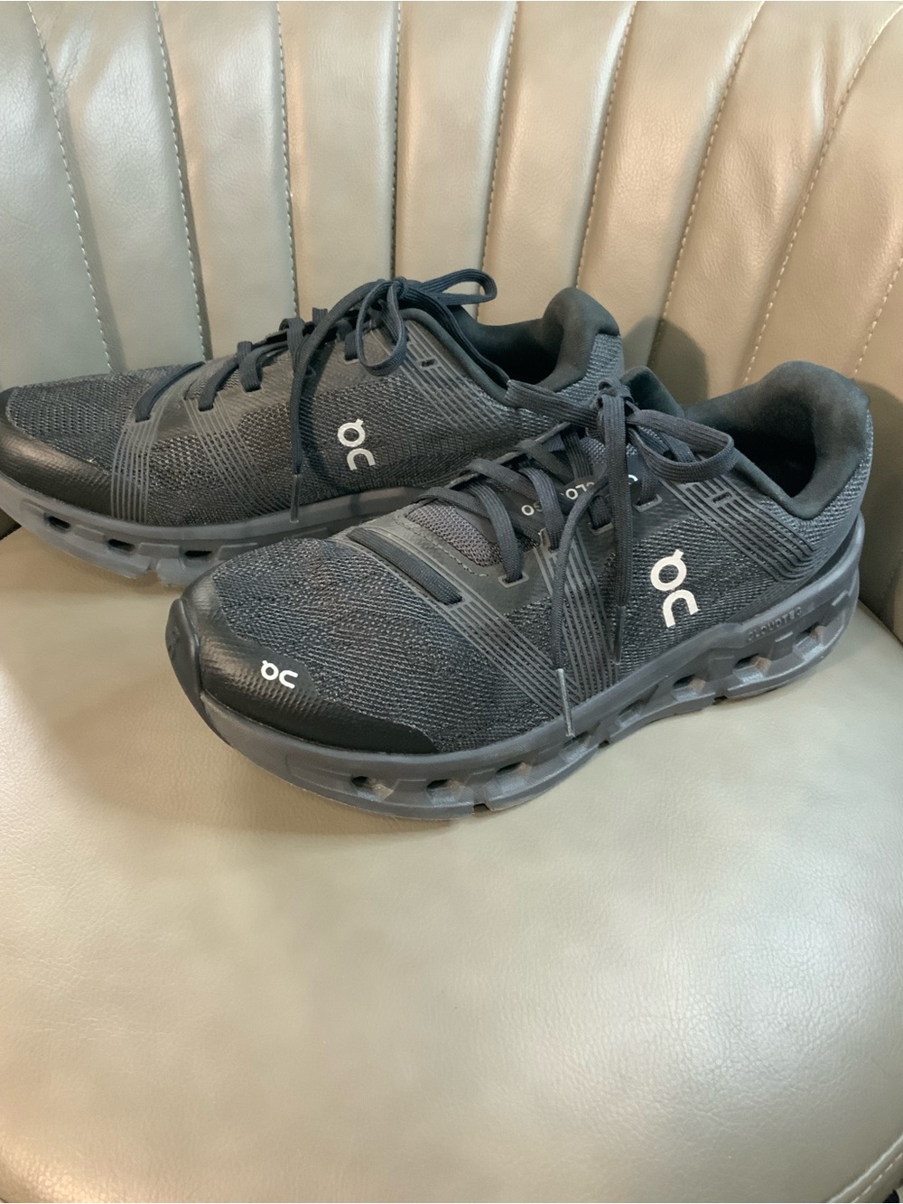 On Running Men's Black Athletic Running Shoes